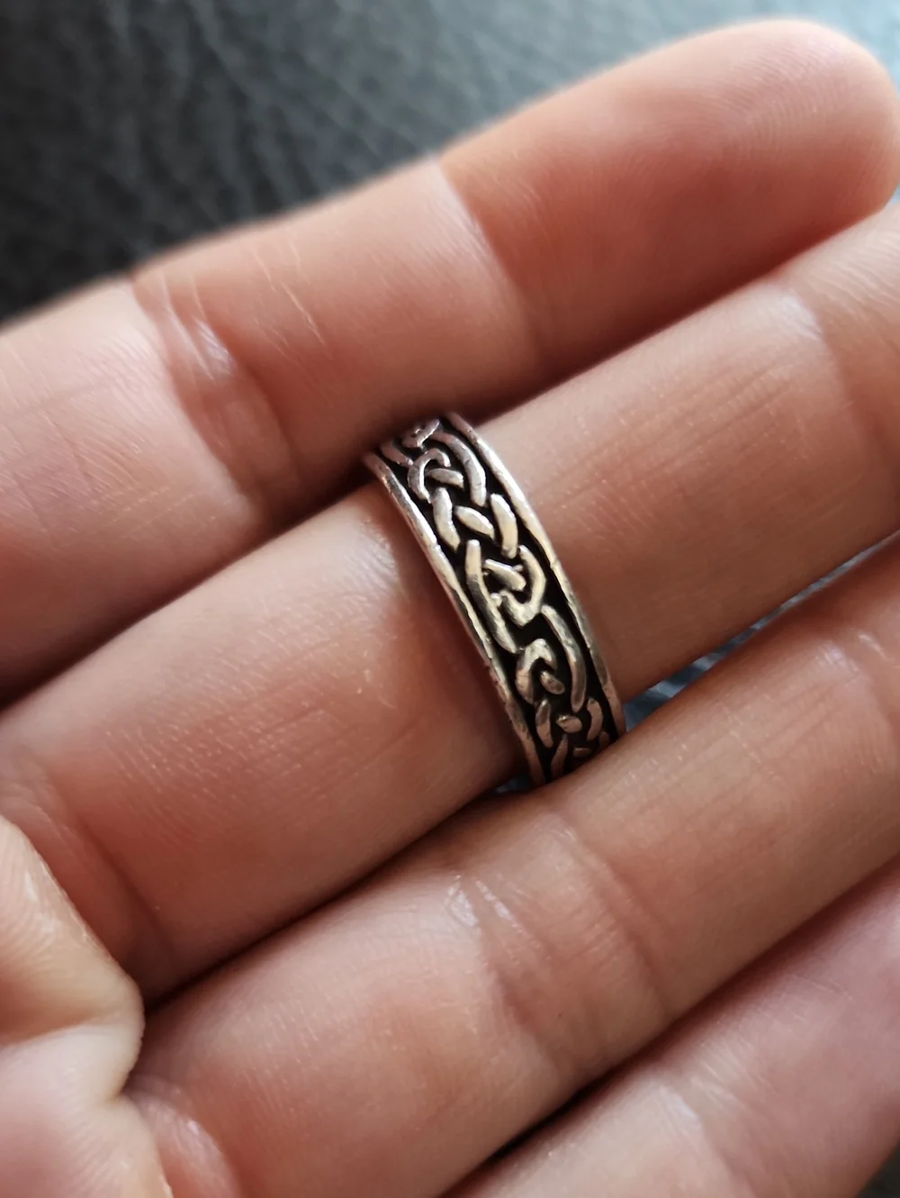 Sterling Silver Celtic Knot Pattern Ring- Size 8.75